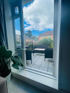 1 bed apartment with terrace & off-road parking